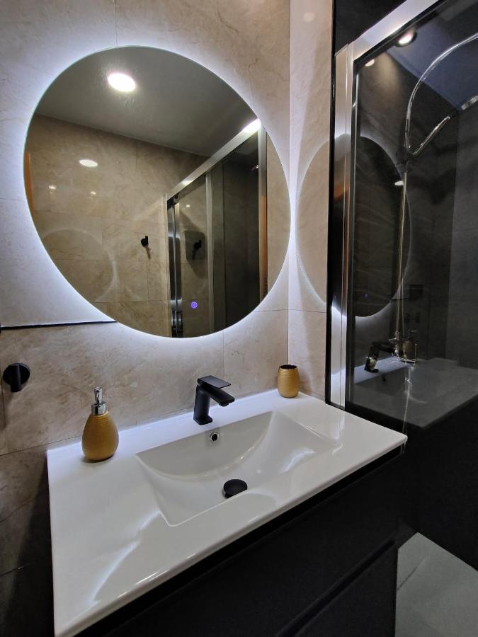 Budha Luxury Apartment Centro Historico De Malaga Bagian luar foto